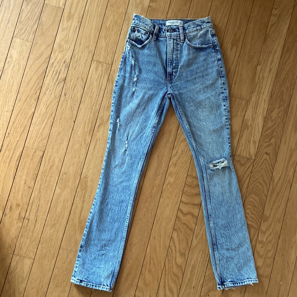 Abercrombie 90’s skinny jeans 24